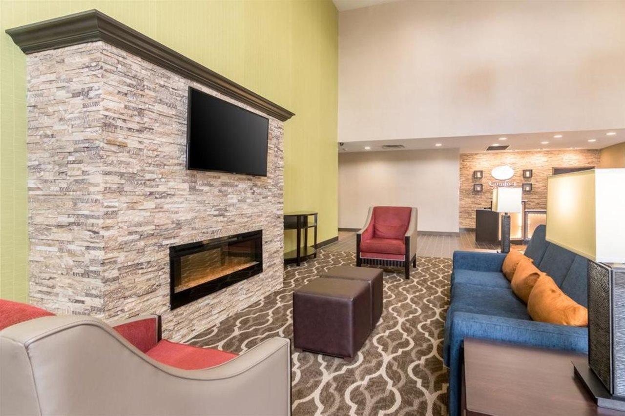 Comfort Suites Fairgrounds West Oklahoma City Exterior photo