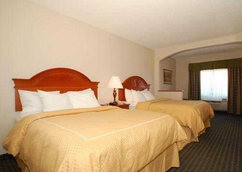 Comfort Suites Fairgrounds West Oklahoma City Room photo